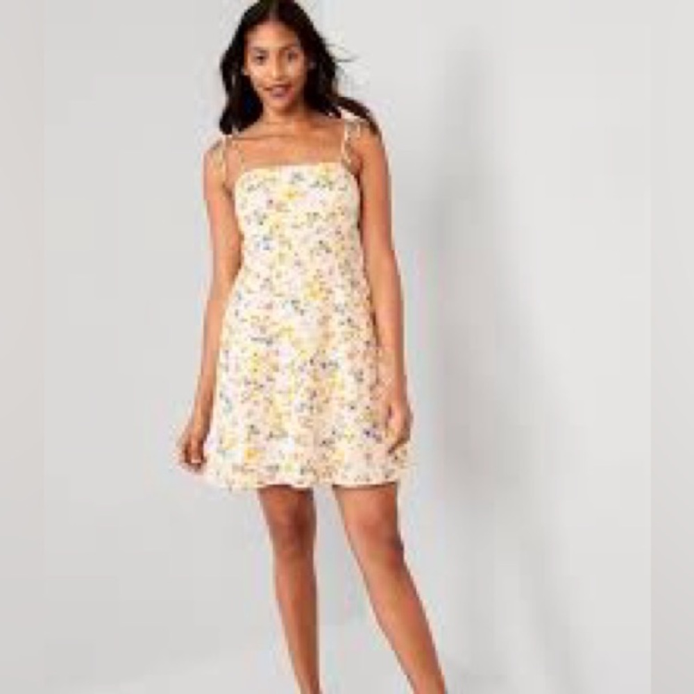 Old Navy Women’s Fit & Flare Tie-Strap Linen-Blend Floral Mini Dress
